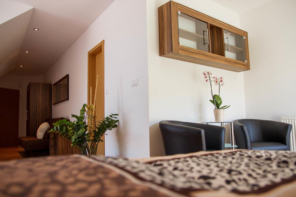 Penzion Conti Trencianska Tepla Exterior foto